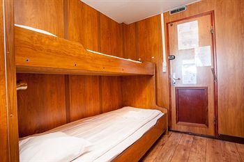 �nedin Hostel