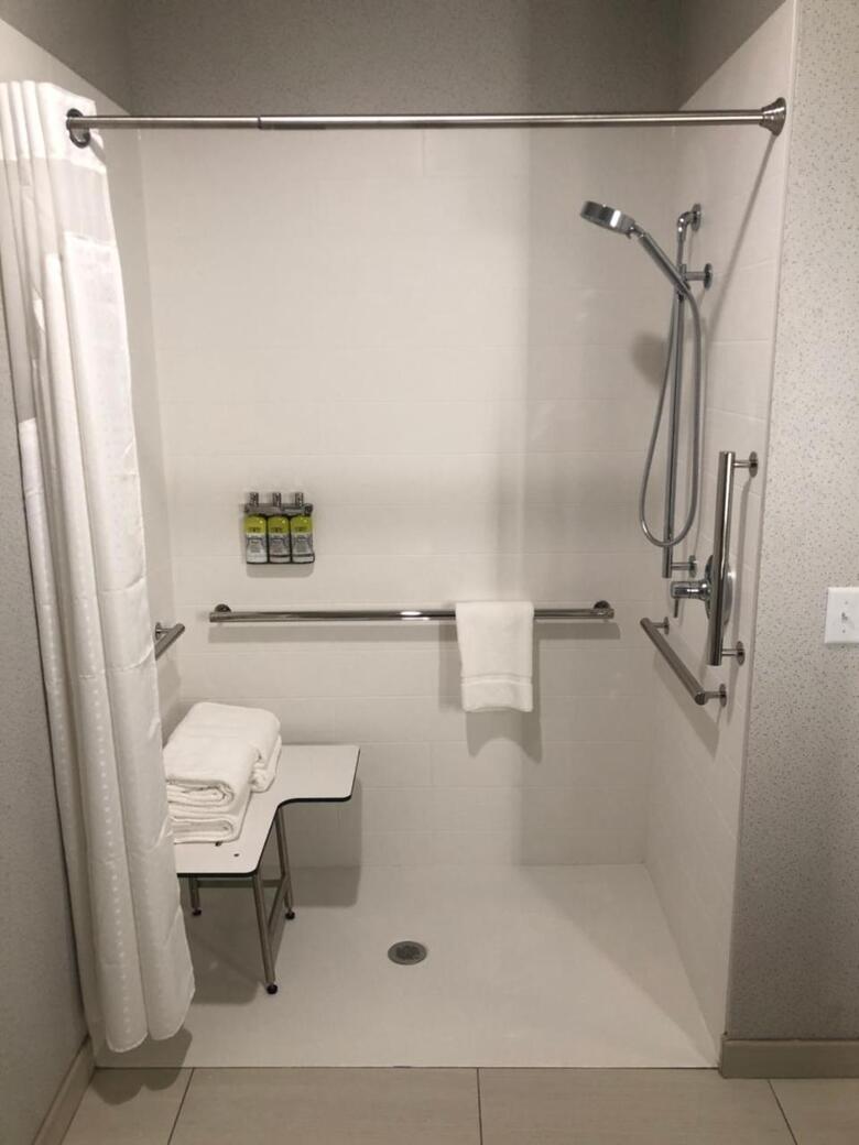 Hotel Holiday Inn Express And Suites Madison