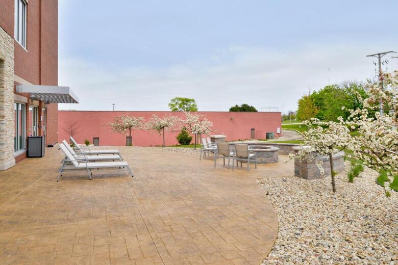 Hotel Holiday Inn Express And Suites Madison