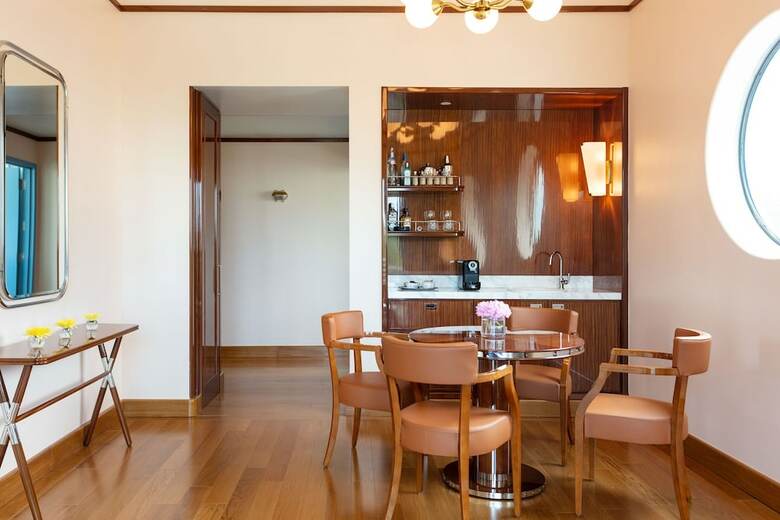 Hotel Mr. C Coconut Grove