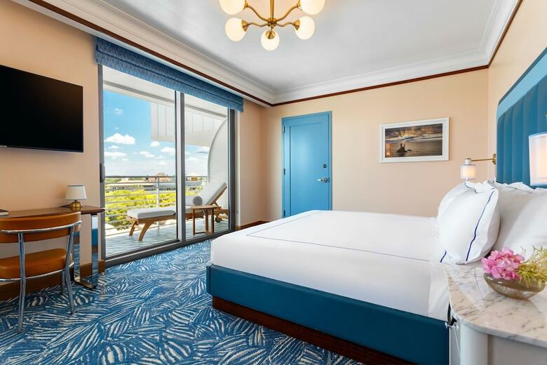 Hotel Mr. C Coconut Grove