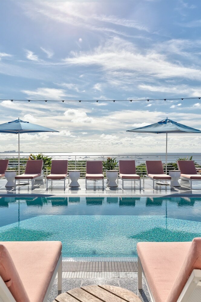 Hotel Mr. C Coconut Grove