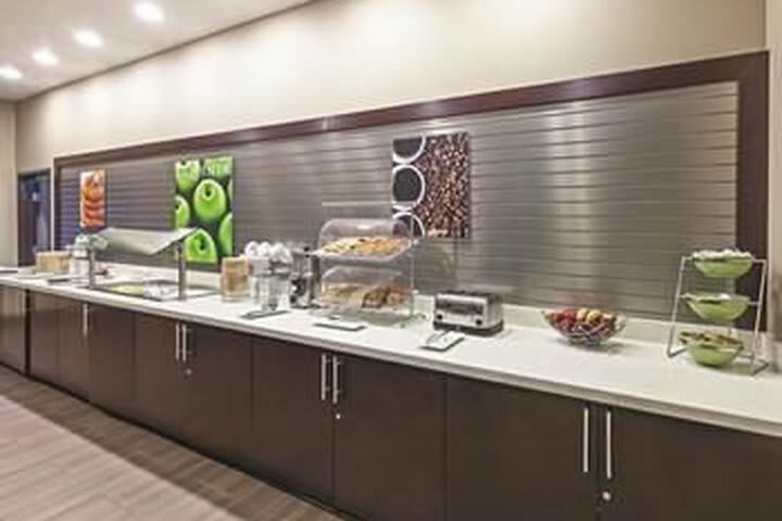 La Quinta Inn Suites By Wyndham Tyler