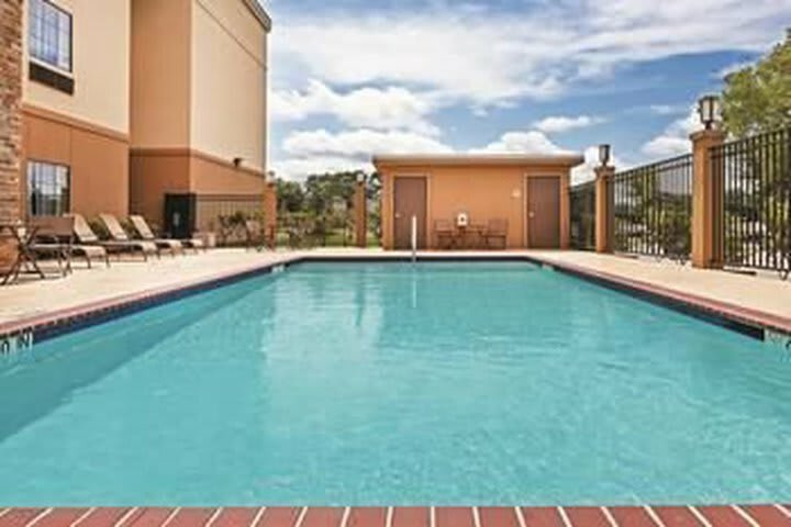 La Quinta Inn Suites By Wyndham Tyler