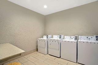 La Quinta Inn Suites By Wyndham York