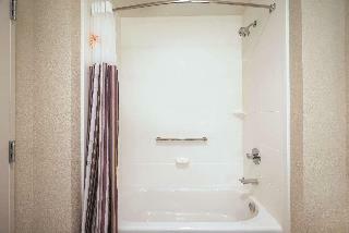 La Quinta Inn Suites By Wyndham Memphis Downtown