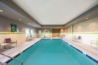 La Quinta Inn Suites By Wyndham Memphis Downtown