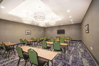 La Quinta Inn Suites By Wyndham Memphis Downtown