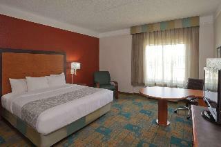 La Quinta Inn Suites By Wyndham Sherman