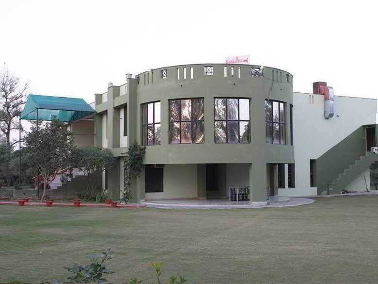 Hotel Kadamb Kunj