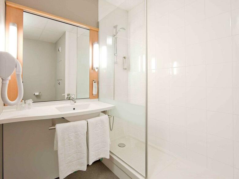 Hotel Ibis Paris Pantin Eglise