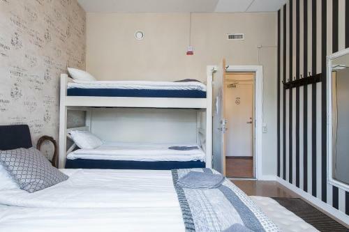 Hostel Above
