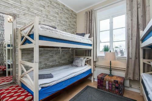 Hostel Above