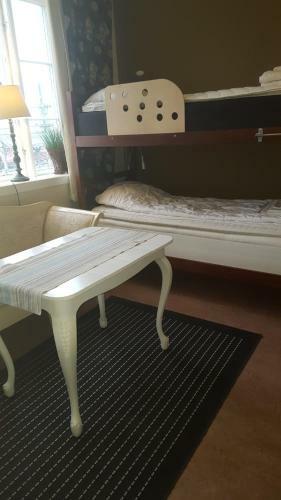 Hostel Above