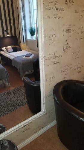 Hostel Above