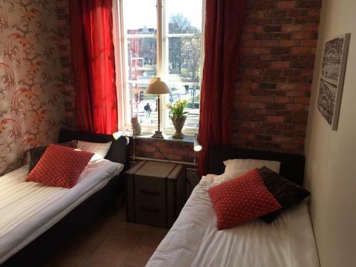 Hostel Above