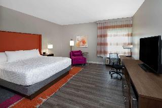 La Quinta Inn Suites Greensboro Arpt High Point