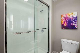 La Quinta Inn Suites Greensboro Arpt High Point