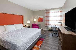 La Quinta Inn Suites Greensboro Arpt High Point