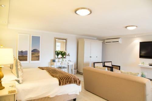 Hostal Four Palms Accommodation & Conferencing