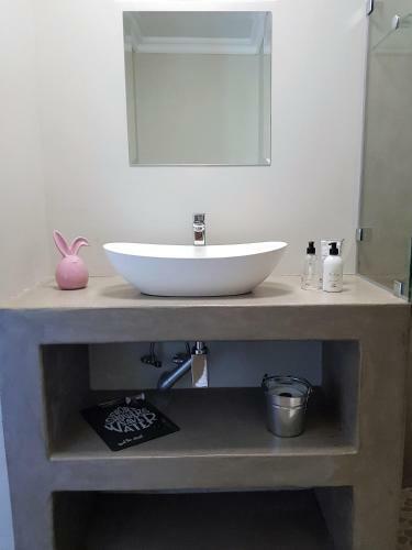 Hostal Four Palms Accommodation & Conferencing