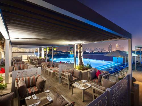Grand Cosmopolitan Hotel