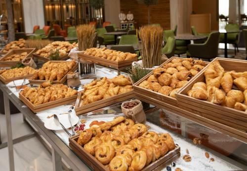 Grand Cosmopolitan Hotel