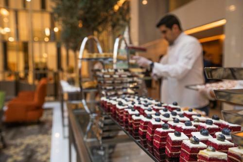 Grand Cosmopolitan Hotel