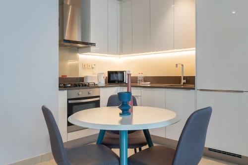 Guestready - Urban Apartment In Marina Gate Central Location!
