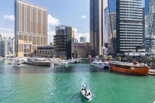 Guestready Silverene Tower Apartment With Marina Views!