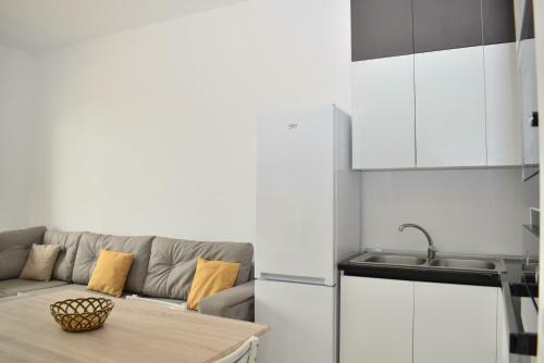 Rose Apartment - 240