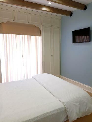 Limani Luxury Apartment Beachfront 1