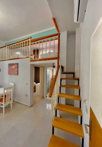 Crown Deluxe Apartments