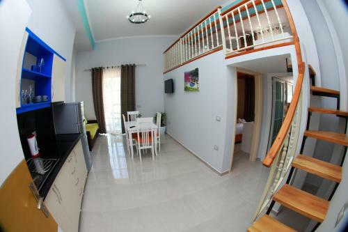 Crown Deluxe Apartments