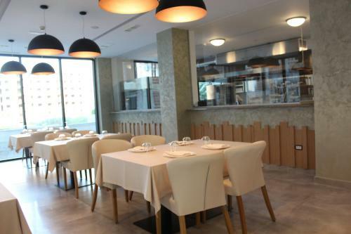 Hotel Bar Restaurant Triumf Shengjin