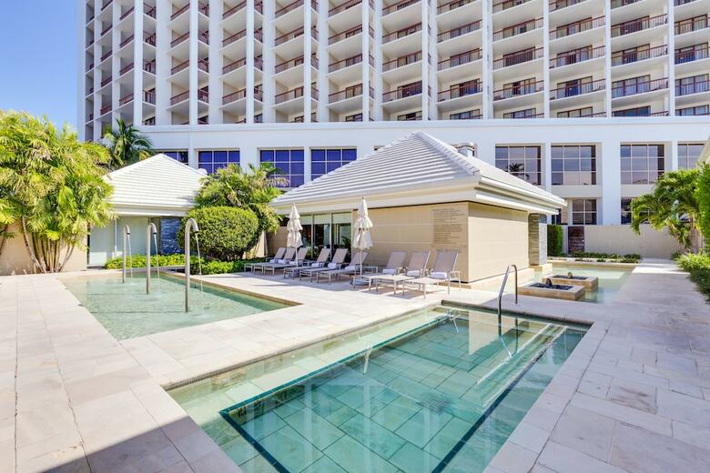 Hotel Naples Grande Beach Resort