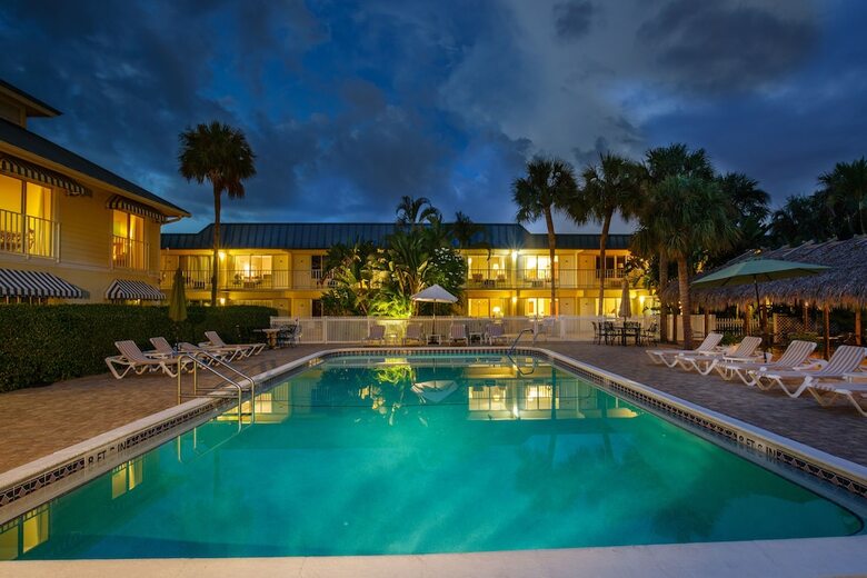 Hotel Naples Courtyard Inn