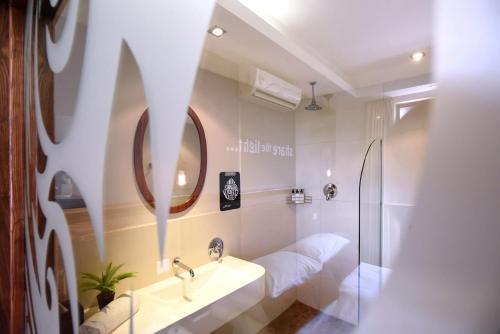 Hotel Feathers Lodge