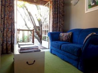 Hostal Treetops & Treats Guest House