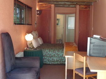 Hostal Treetops & Treats Guest House