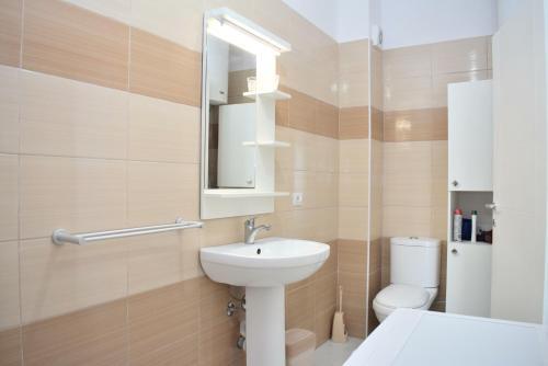 Sea View Apartment - 007