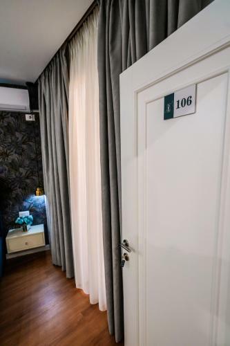 Rama's Hotel