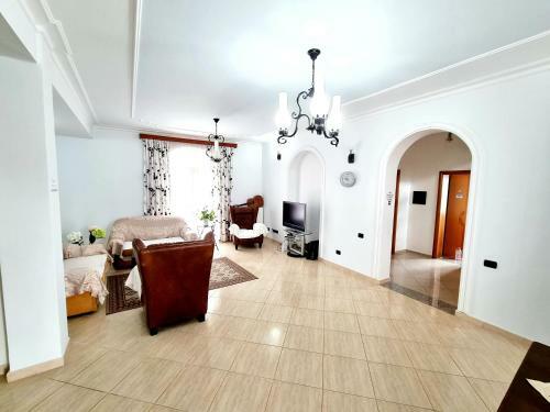 Luckyshine Hostel