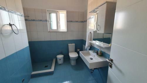 Hostal Villa Leni Oruci