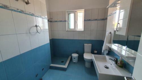 Hostal Villa Leni Oruci