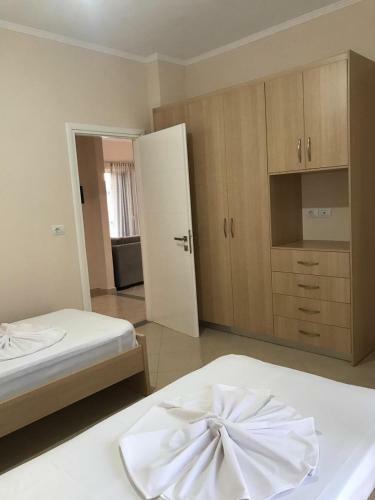 Hostal Villa Leni Oruci