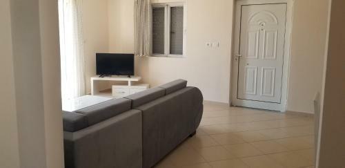 Hostal Villa Leni Oruci