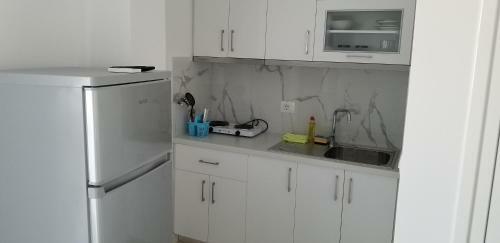 Hostal Villa Leni Oruci