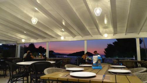 King Hotel Ksamil