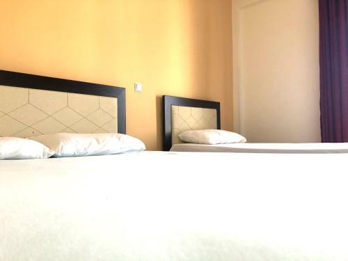 Hotel Rooms ?fourth Island?